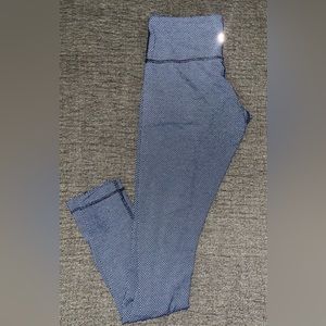 Lululemon full length leggings. I think they’re a size 6.. new without tags
